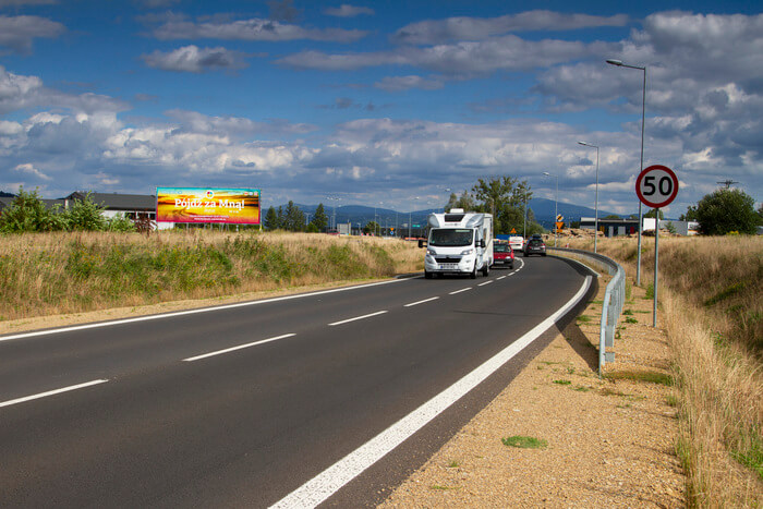 Zdjęcia banera i campera. Po więcej informacji Zadzwoń 692 860 420.